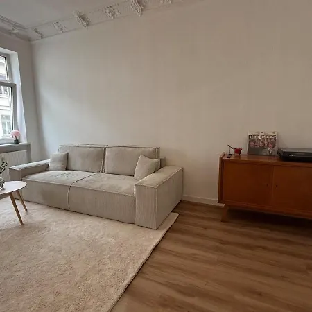 Cosy Calm Room 10 Minutes To Hbf Apartman *